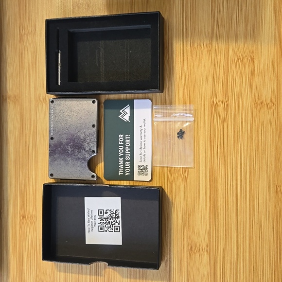 Mountain Voyage Slim Minimalist Wallet - New (Greystone) - Picture 2 of 9